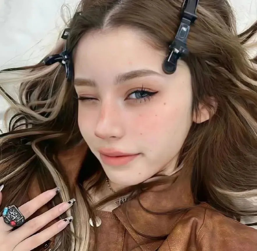 我亲爱的失败者之怪物浪漫 海报